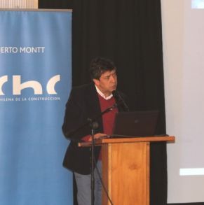Arturo_Orellana._Seminario_Visión_Ciudad_Puerto_Varas.JPG
