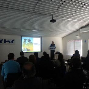 Charla_Liderazgo_Empresarial_2.jpg