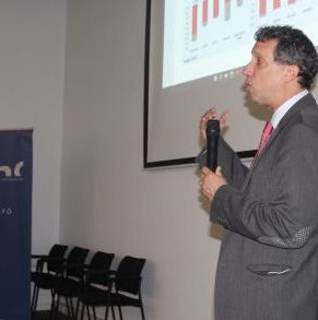 Charla_económica_Altadirección_(4).JPG