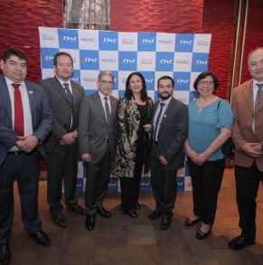Fernando_Vásquez,_Claudio_Ojeda,_Luis_Felipe_Braithwaite,_Jacqueline_Gálvez,_Omar_Vargas,_Wilma_Muñoz,_Claudia_Sepúlveda.jpg