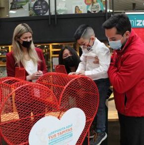 Instalación_Corazón_Cada_Tapita_Cuenta_02_10_2021_(8).JPG