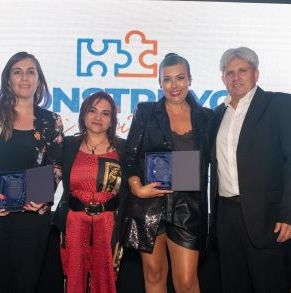 Reconocimiento_Construyo_Mi_Futuro_a_colaboradoras-min.jpg