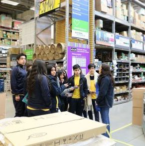 Salida_de_estudiantes_Insuco_a_Sodimac_ONG_Canales_(5).jpg