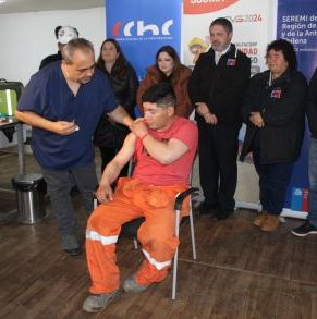 Vacunación_CChC_Seremi_Salud_y_Mutual_10_04_2024_(22).JPG