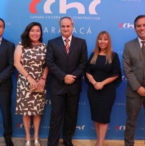 Mesa directiva regional CChC: Luis Coevas Araya, Past Presidente; Mariana Toledo Rivera, Vicepresidenta Gremial; Claudio Cerda Herreros, Vicepresidente Nacional; Eugenia Torres Castillo, Vicepresidenta Gestión; Iván Berríos Camilo, Presidente Regional.