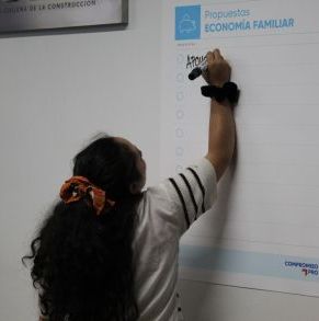 trabajadores-y-trabajadoras-de-la-construccion-compartieron-experiencias-y-analizaron-desafios-presentes-en-el-rubro_(101).JPG