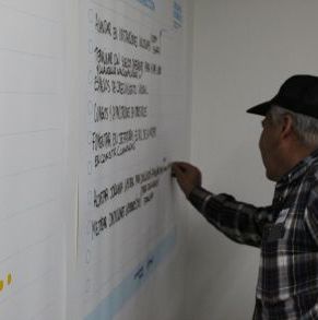 trabajadores-y-trabajadoras-de-la-construccion-compartieron-experiencias-y-analizaron-desafios-presentes-en-el-rubro_(111).JPG