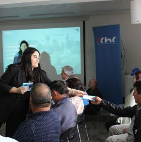 trabajadores-y-trabajadoras-de-la-construccion-compartieron-experiencias-y-analizaron-desafios-presentes-en-el-rubro_(20).JPG