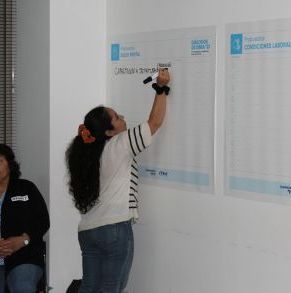 trabajadores-y-trabajadoras-de-la-construccion-compartieron-experiencias-y-analizaron-desafios-presentes-en-el-rubro_(98).JPG