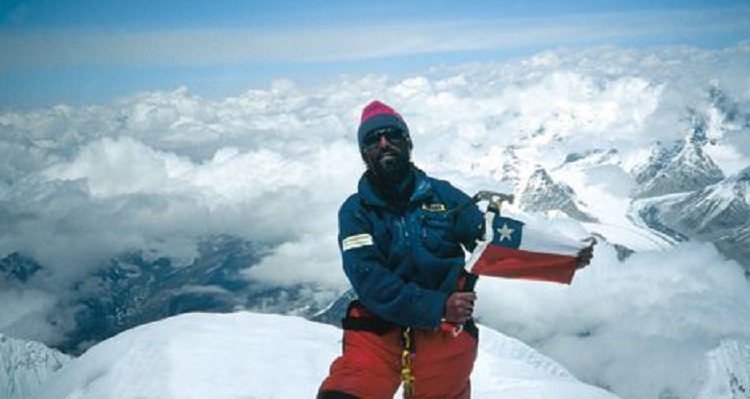 CRISTIAN_GARCIA_HUIDOBRO_CIMA_EVEREST.jpg