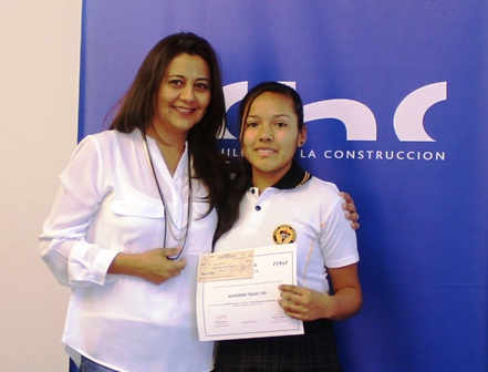 ENTREGA_BECAS_ESCOLARES_2_web.jpg