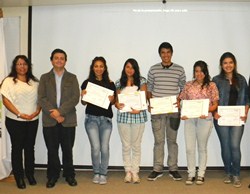 Entrega-de-Becas-1.jpg