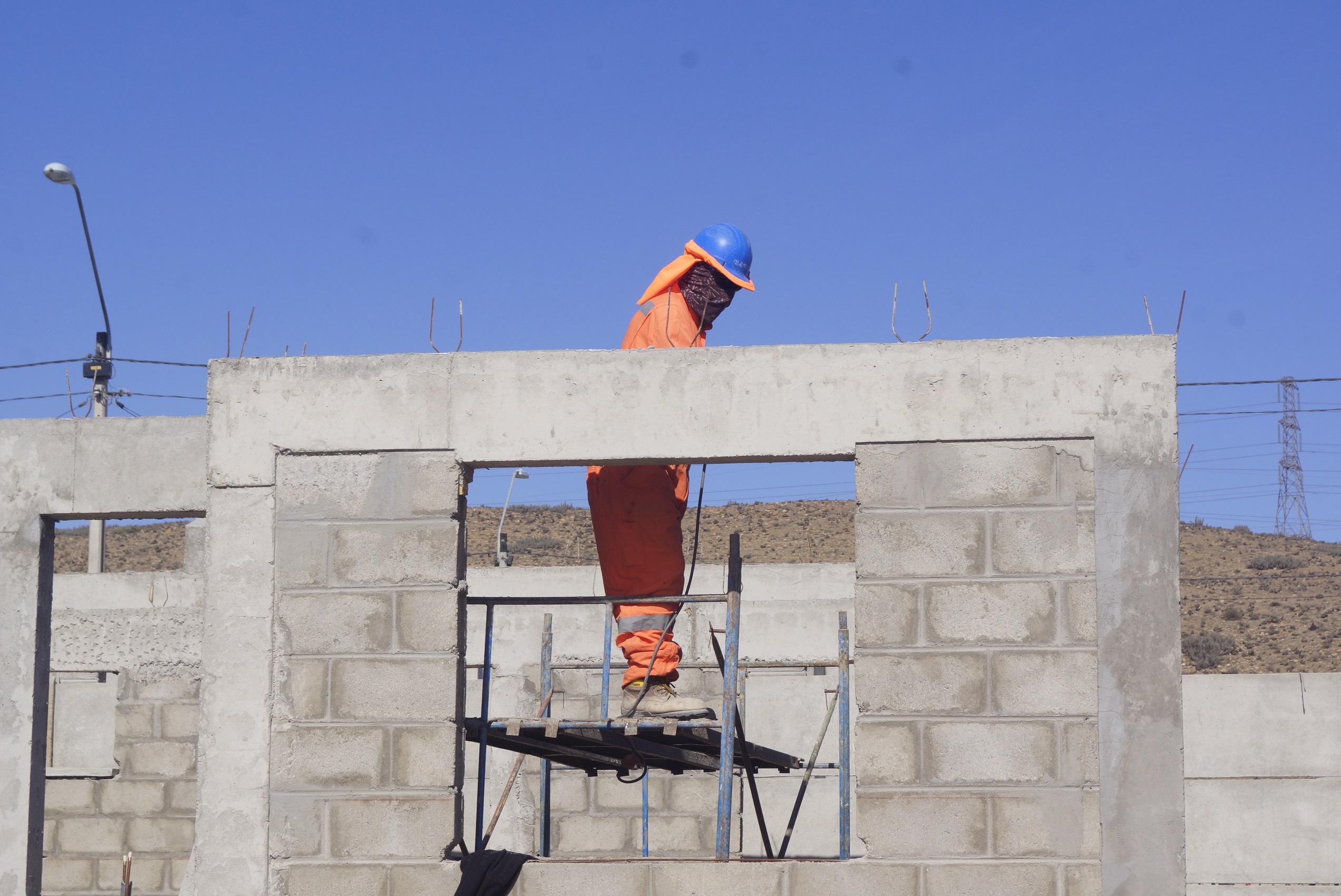 Trabajador_construcci%C3%B3n_junio_2020.jpg