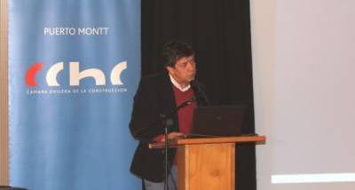 Arturo_Orellana._Seminario_Visi%C3%B3n_Ciudad_Puerto_Varas.JPG