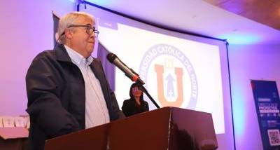 Carlos_Gonz%C3%A1lez_en_cena_51_a%C3%B1os.JPG