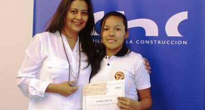 ENTREGA_BECAS_ESCOLARES_2_web.jpg