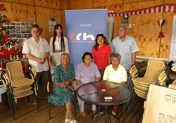 Entrega-ayuda-social-2012-3-250x175.jpg