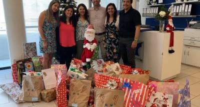 Entrega_regalos_Tierra_de_Esperanza.jpg