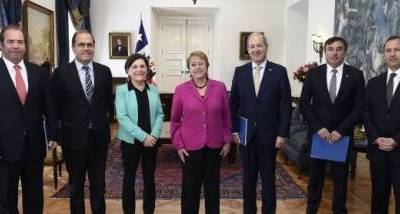 Reuni%C3%B3n_MDN_y_presidenta_noviembre_2016.jpg