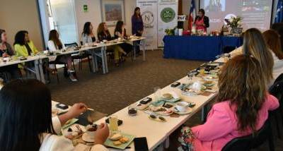 desayuno_conecta_mujer_iqq.jpg