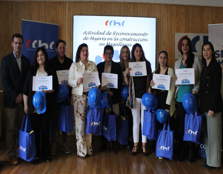 cel_Actividad_de_Reconocimiento_Mujeres_CChC_14_11_2023_%2846%29.JPG_.jpg